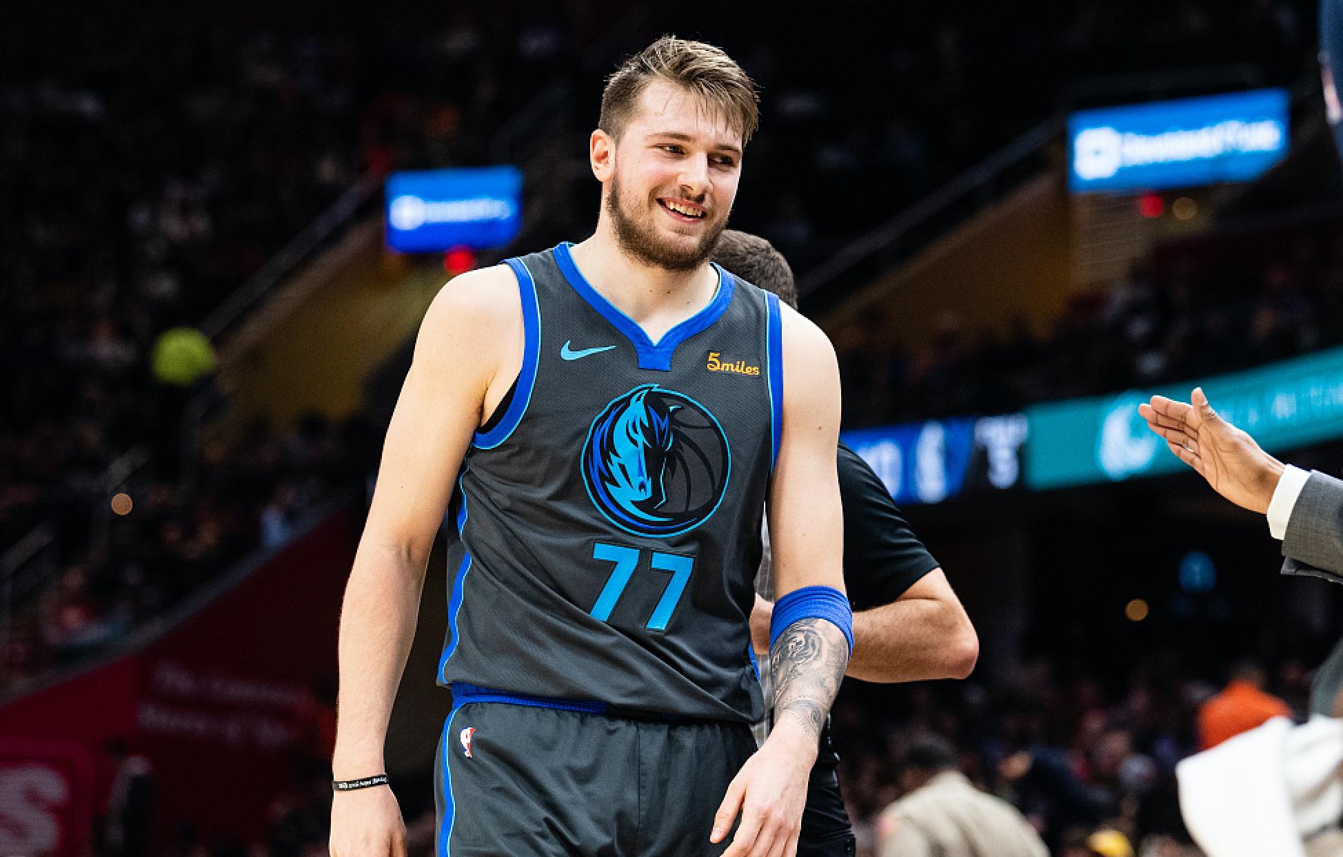 听起来充满 听起来充满