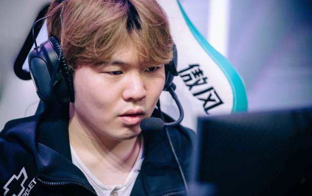 他在外线三 他在外线三